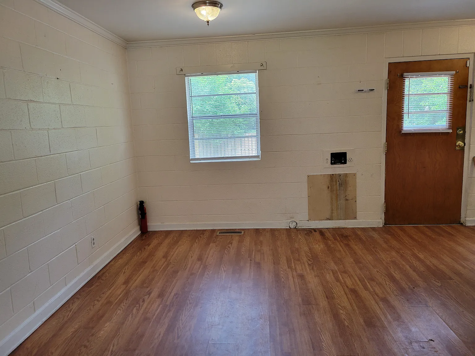 204 Adams St — Photo 3