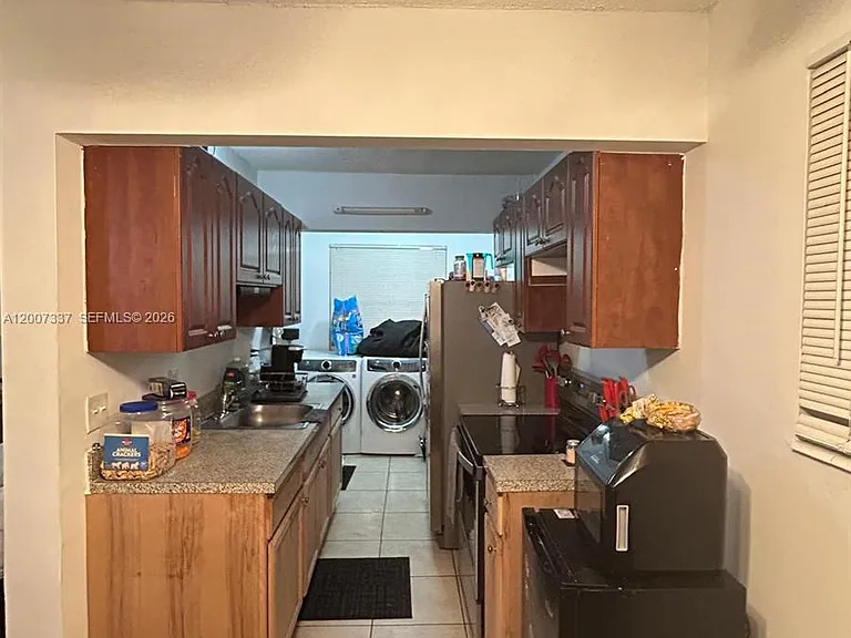 1100 NE 1st Ct #104 — Photo 1