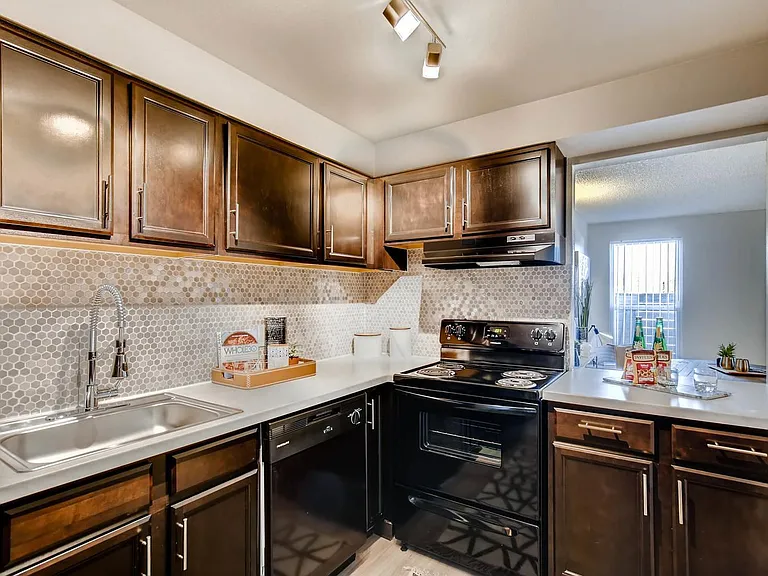 Copperwood Apartments — Photo 40
