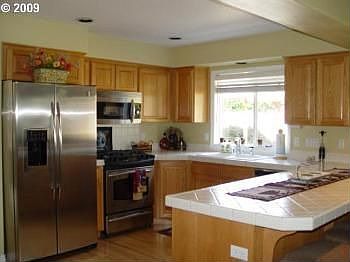 4th image of 1118 SE 82nd Ct