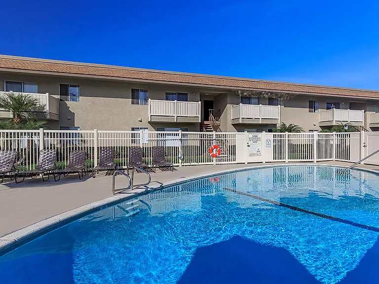 The Monrovia Apartment Homes — Photo 10