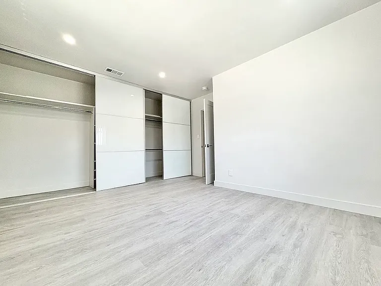 8635 Cashio St #5B — Photo 15