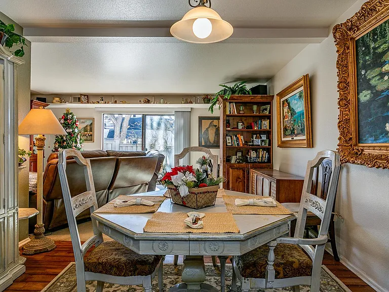 3541 S Hillcrest Dr — Photo 8
