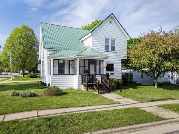 214 West Division Street, Dodgeville, WI 53533