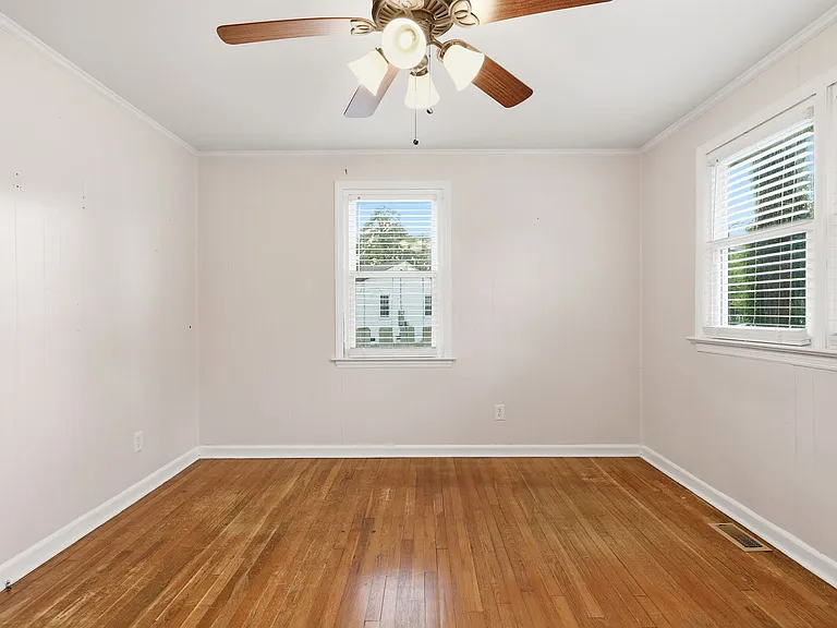 1407 Midgett Dr — Photo 13