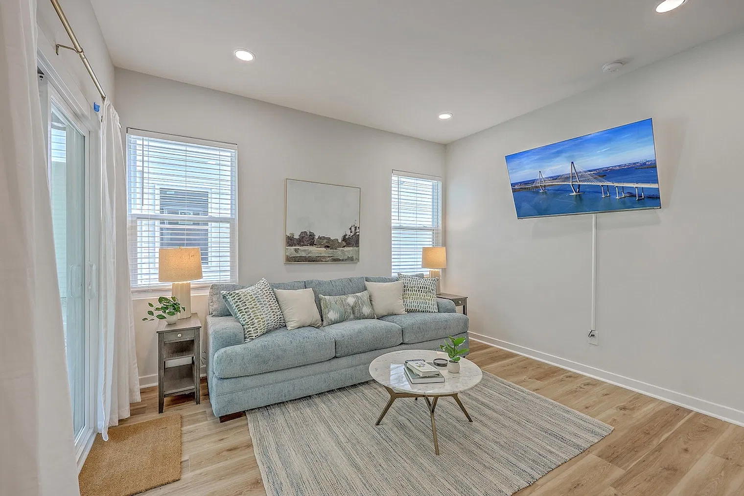 3 bed, 2.0 bath, $6,939 — Photo 4