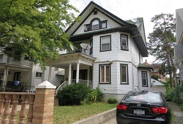 1st image of 8607 109th St