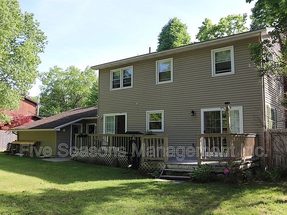 4th image of 70 Pleasant Ave