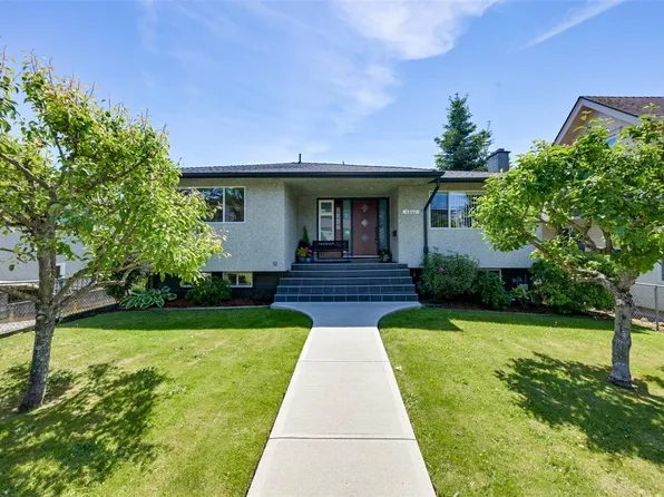 1341 Lyall St, Esquimalt, BC V9A 5H5