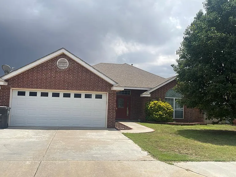 5601 San Saba Ave — Photo 1