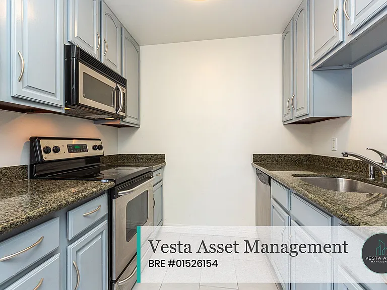 730 Anza St — Photo 11