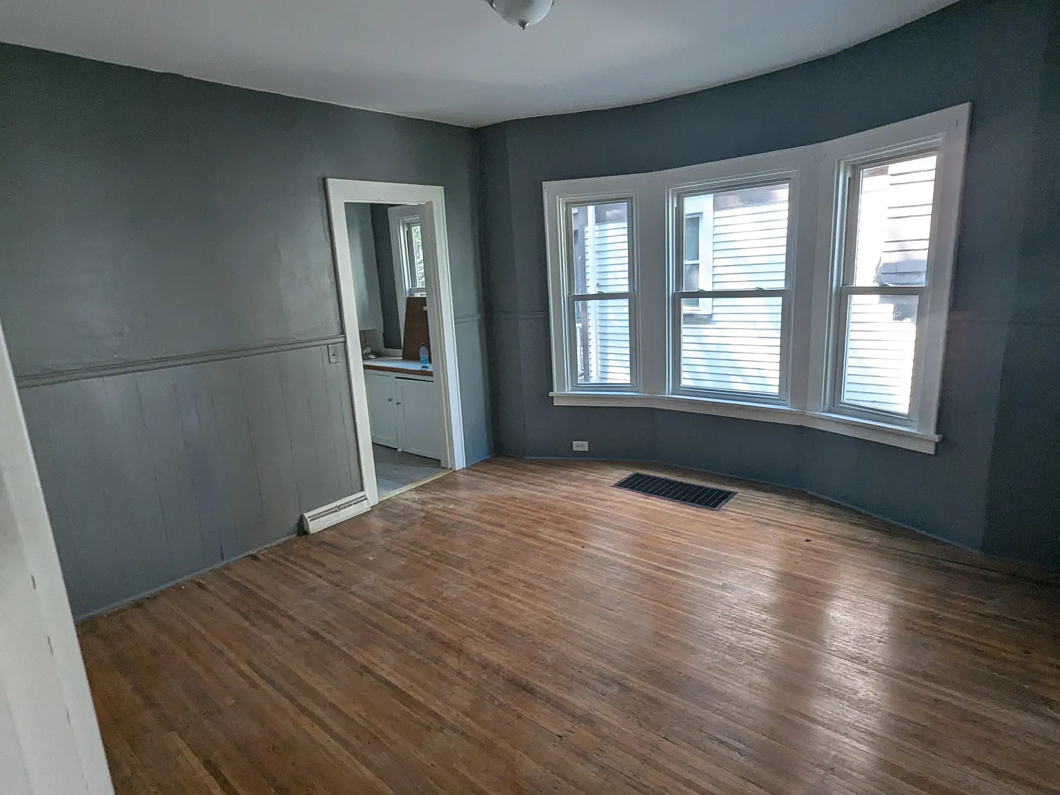 3 bed, 1200 sqft, $1,800 — Photo 3