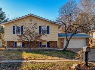 2305 Cedar Dale Ct, Maryland Heights, MO 63043