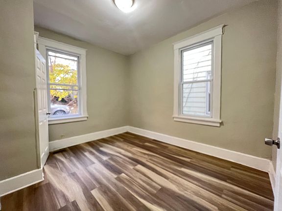 3rd image of 90 Grace St #1R