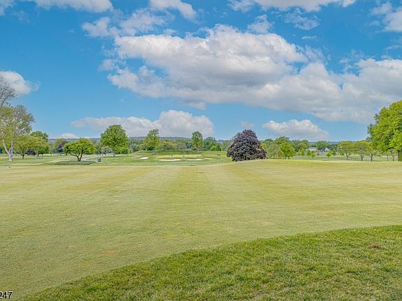 3rd image of 113 Golf Edge Dr