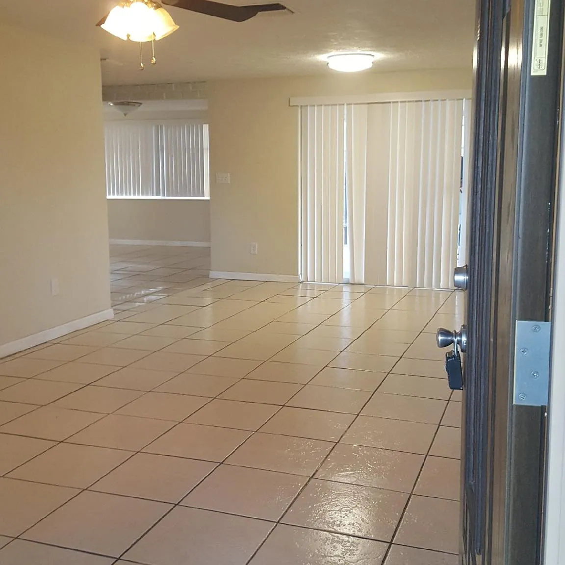 3 bed, 1480 sqft, $1,950 — Photo 2