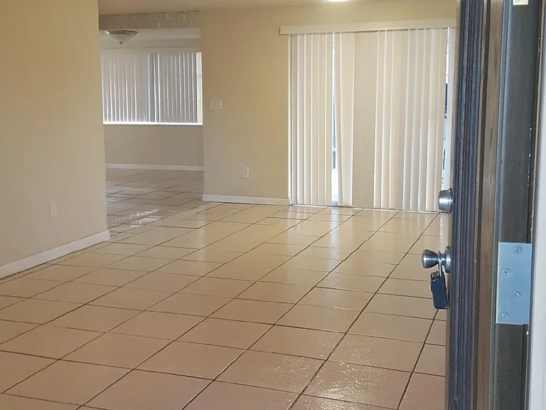 3302 Chauncy Rd — Photo 2