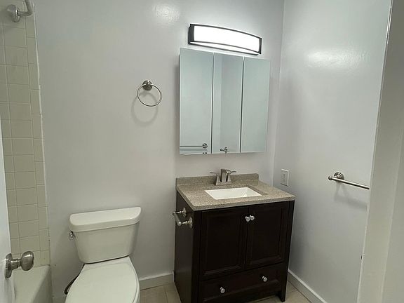 5th image of 1937 N Bronson Ave APT 12