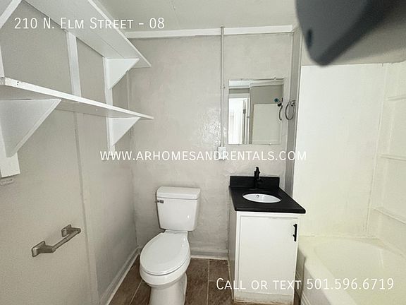 5th image of 210 N Elm St #8