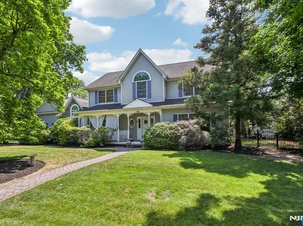 43 N Pleasant Ave, Ridgewood, NJ 07450