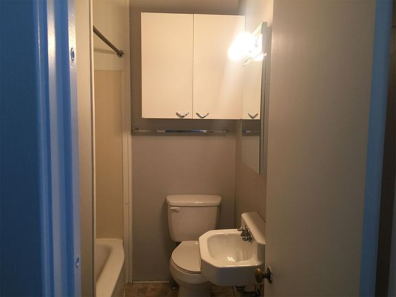 5th image of 408 10th St S APT 06