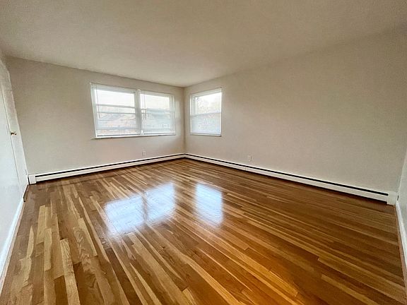 4th image of 4191 Hoffman Ave #3