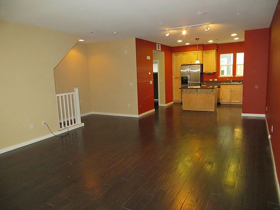4th image of 1910 Newbury Dr