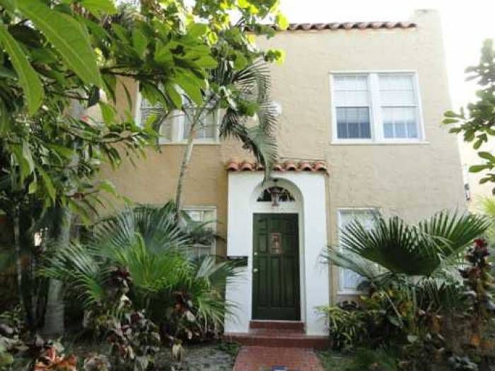 FRONT OF HOUSE