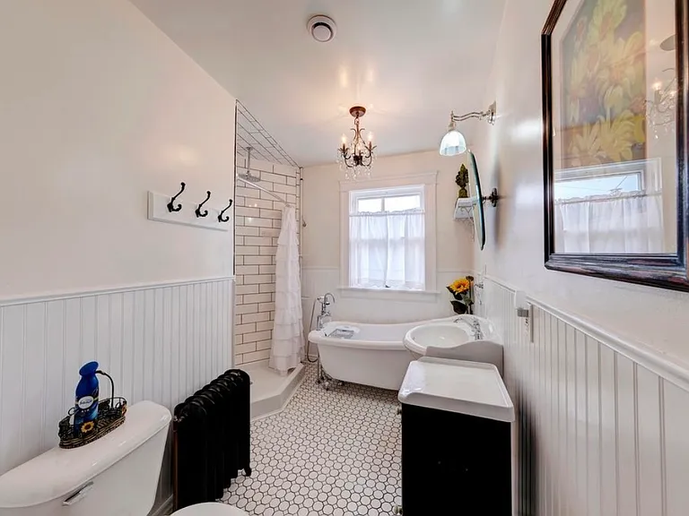 813 W Loucks St #7 — Photo 7