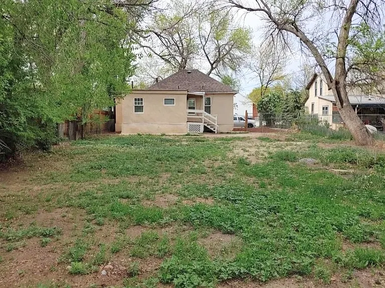 629 E Maple St — Photo 26