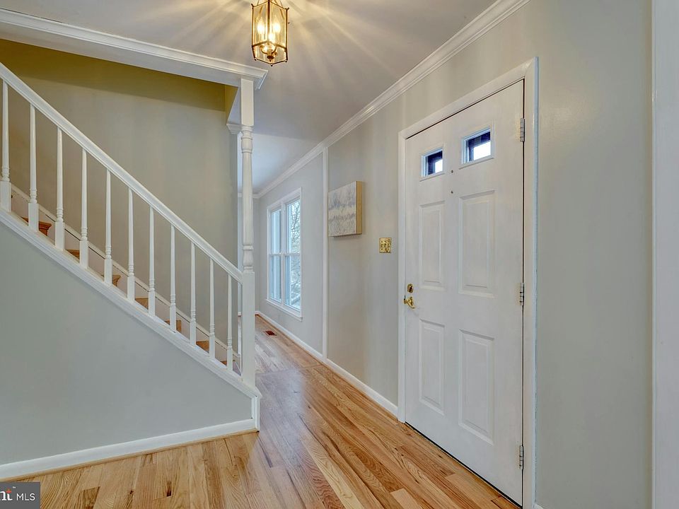 9515 Center St, Vienna, VA 22181 Zillow