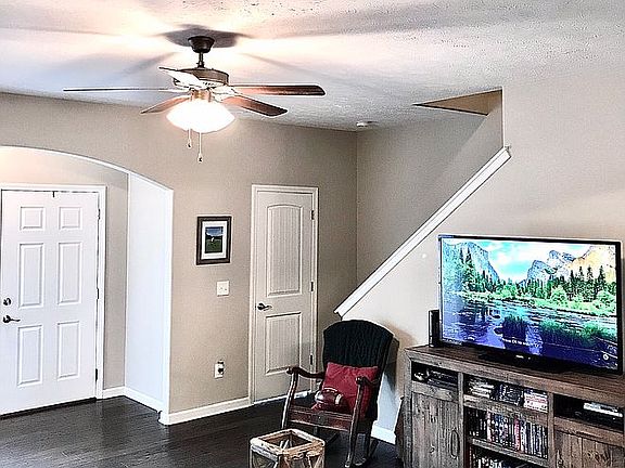 Living Room (1/2 bath)