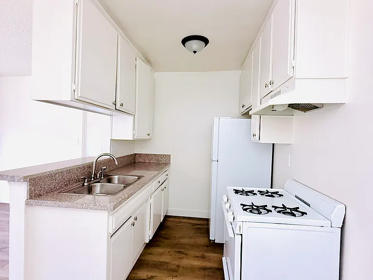 7423 N Lankershim Blvd #38 — Photo 4