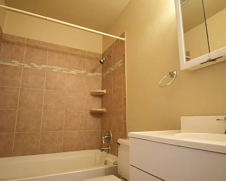 Bella Courtyard MEN5025 — Photo 21