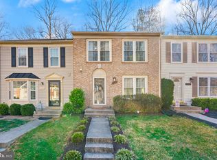 11935 Artery Dr, Fairfax, VA 22030