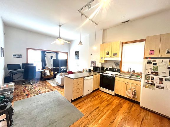 2nd image of 1363 N Bosworth Ave APT 4