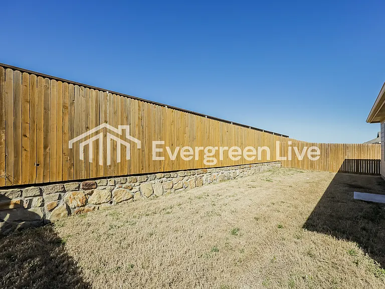 1021 Crestview Dr — Photo 14