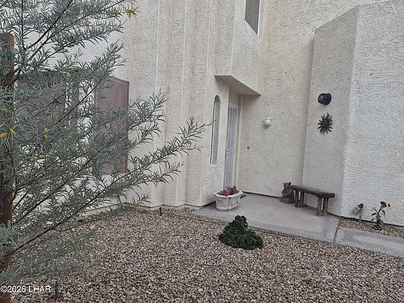 2nd image of 420 Acoma Blvd S Unit 33