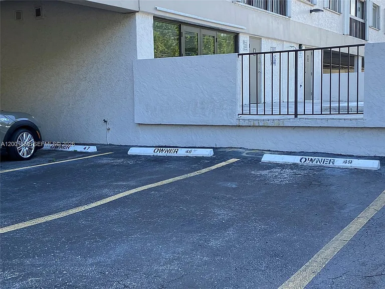 255 Galen Dr #3D — Photo 17