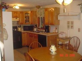 8 Moswanicut Dr, Johnston, RI 02919