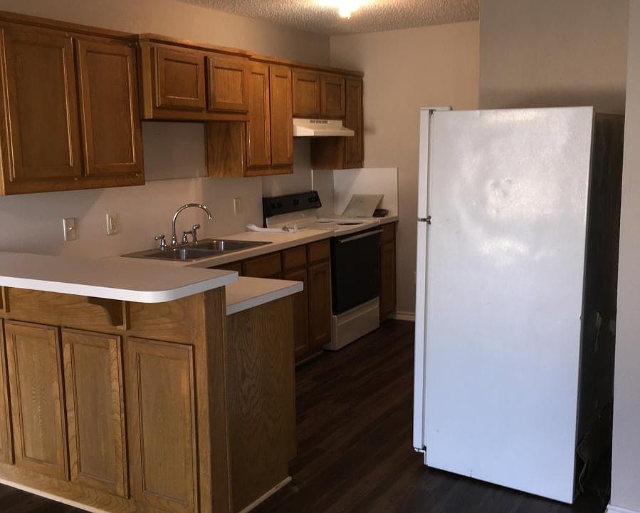 1st image of 504 W Franklin St APT 105