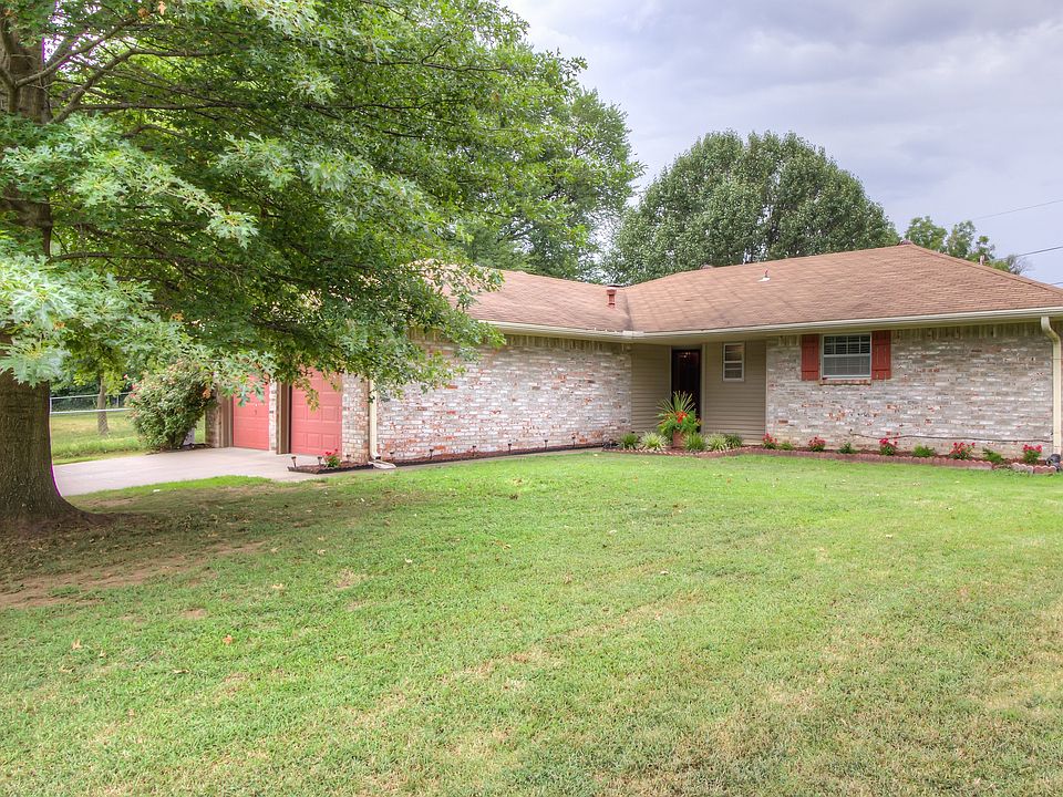 1st image of 1761 Melrose Dr