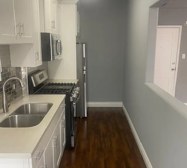 1921 Whitley Ave #9 — Photo 2