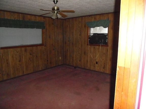 3rd image of 105 Edna Dr