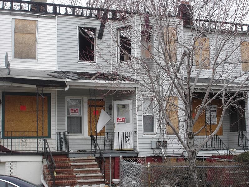 1st image of 211 OAKWOOD AVE