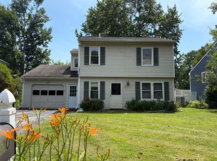 80 Oakwood Dr, South Burlington, VT 05403