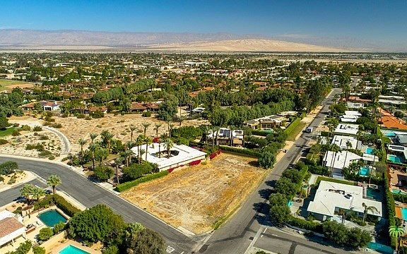 4th image of 1100 E Paseo El Mirador