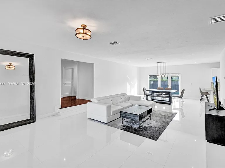 1102 Meadowlark Ave — Photo 6