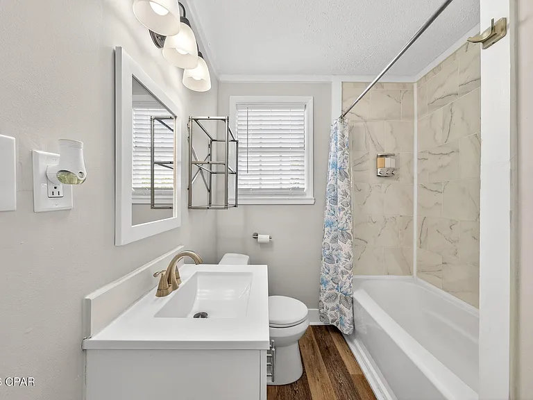 1114 McKenzie Ave #A — Photo 17