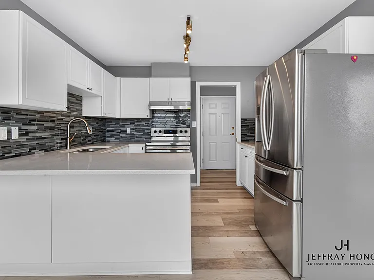 38 Leopold Pl #901 — Photo 12